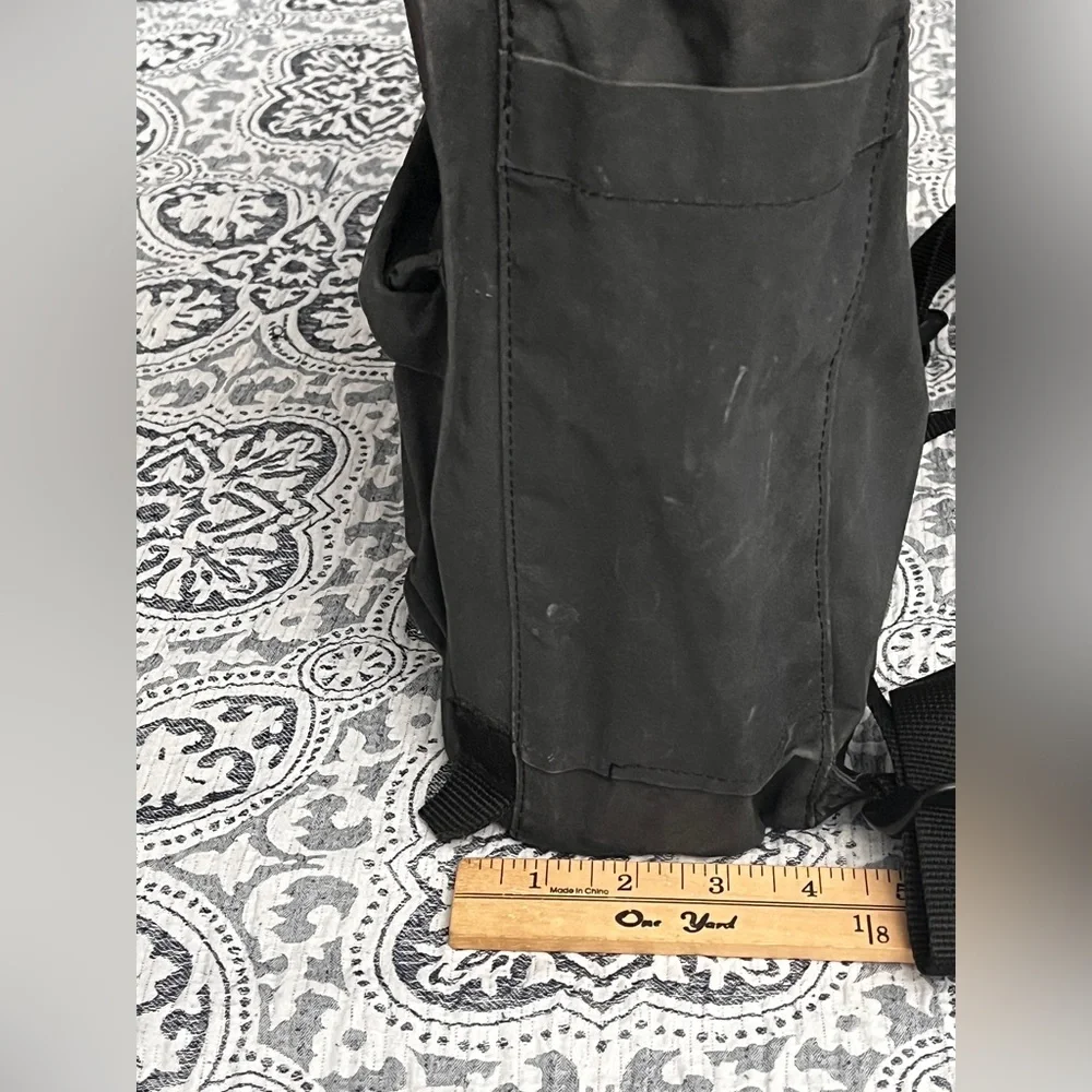 Fjall Raven KÅNKEN Charcoal EVERYDAY OUTDOOR Backpack - Picture 14 of 14